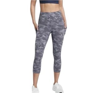 ATHLETA Ultimate Stash Pocket Texture Camo Capri‎ Leggings Athleisure Women SP